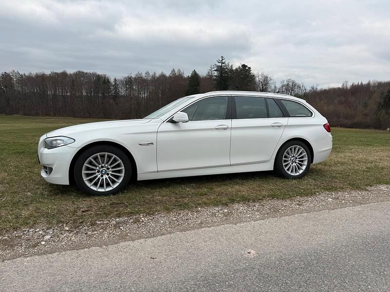 Gebraucht BMW 525 204 PS (150 kW) 2011 Weiß Kombi