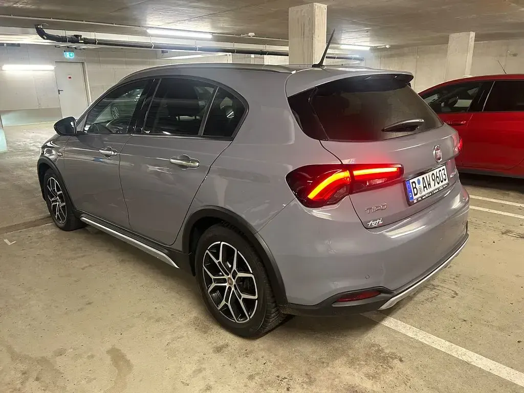 Gebraucht Fiat Tipo Cross 101 PS (74 kW) 2021 Grau Limousine