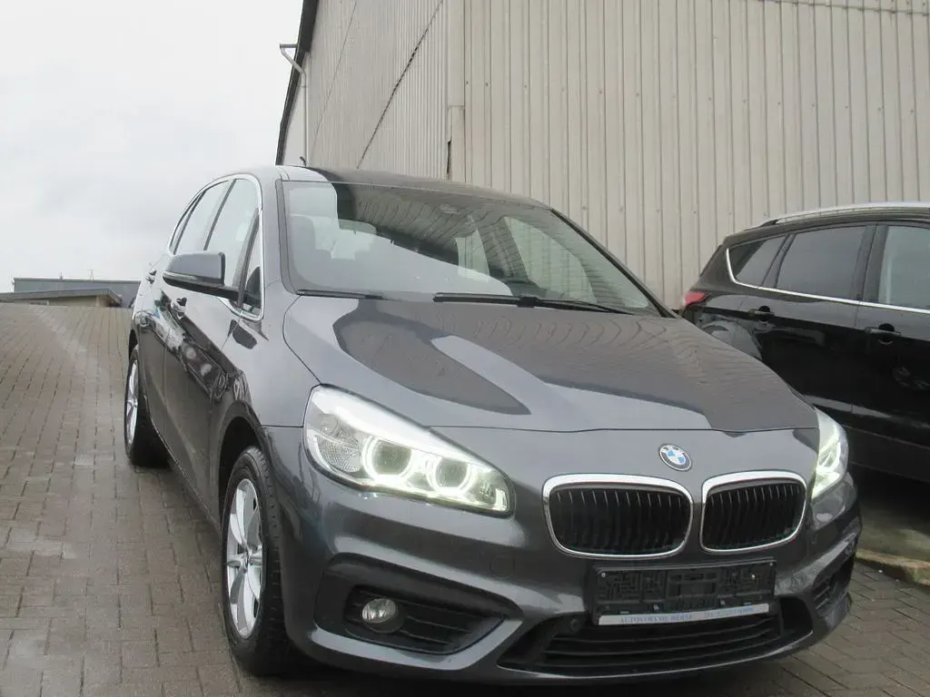 Używany BMW 220 Active Tourer Advantage 192 KM (141 kW) 2018 Szary Minivan