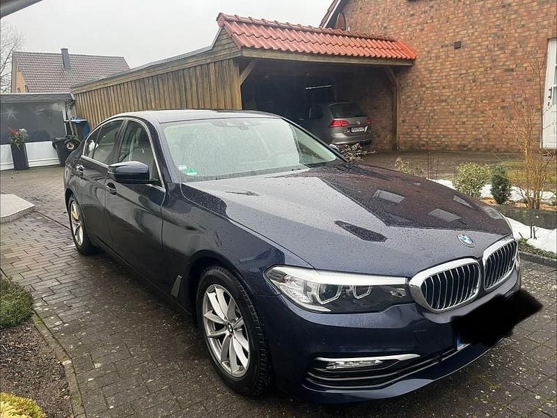 Second-hand BMW 520 190 CP (139 kW) 2017 Albastru Berlinǎ