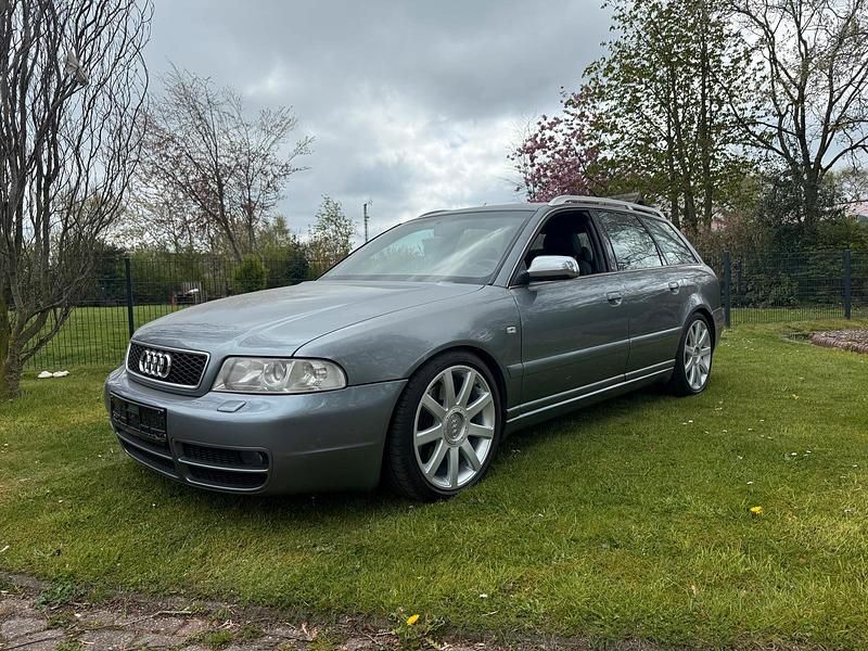 Second-hand Audi S4 265 CP (194 kW) 2001 Gri Break