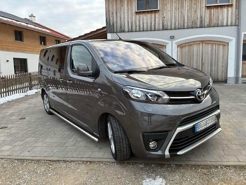 Gebraucht Toyota Proace 177 PS (130 kW) 2017 Grau Van / Kleinbus