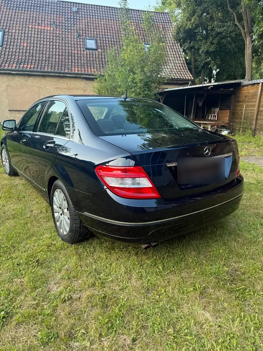 Gebraucht Mercedes C200 136 PS (100 kW) 2009 Blau Limousine