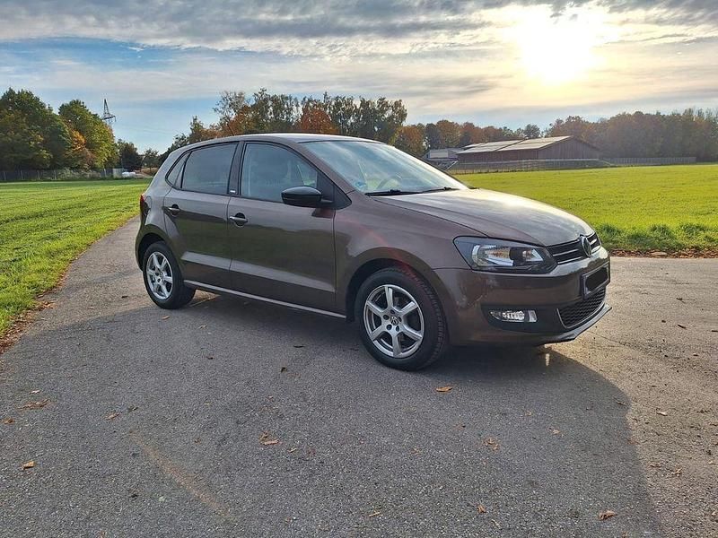 Braun Gebraucht 2011 VW Polo Style Limousine | 5.350 € (Fairer Preis) - Bild 1/4