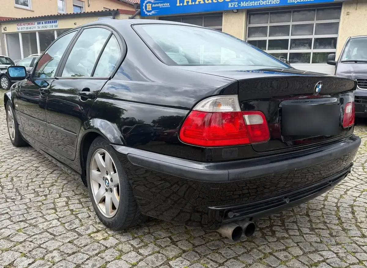 Gebraucht BMW 318 118 PS (86 kW) 2001 Schwarz Limousine