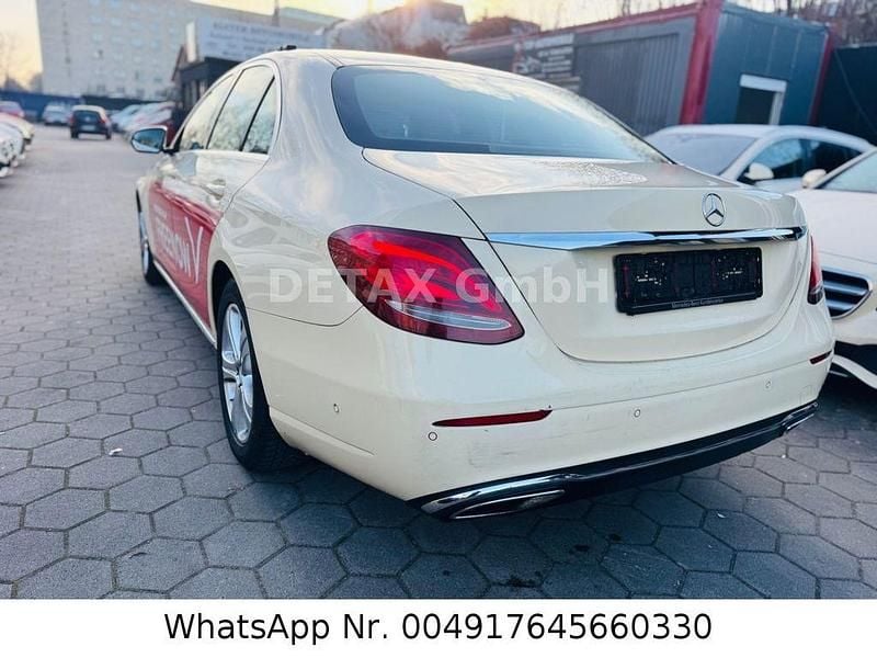Gebraucht Mercedes E200 Avantgarde 150 PS (110 kW) 2019 Beige Limousine