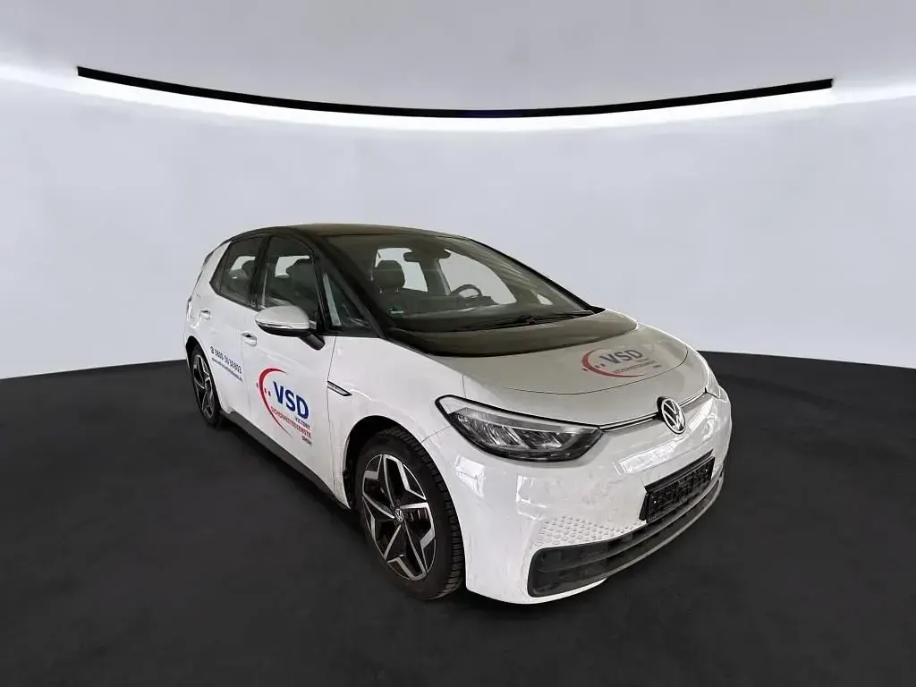Gebraucht VW ID.3 Pro 150 kW (204 PS) 2023 Gletscherweiß metallic Kleinwagen