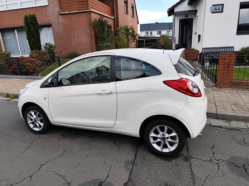 Weiß Gebraucht 2015 Ford Ka Kleinwagen | 3.800 € (Superpreis) - Bild 1/4
