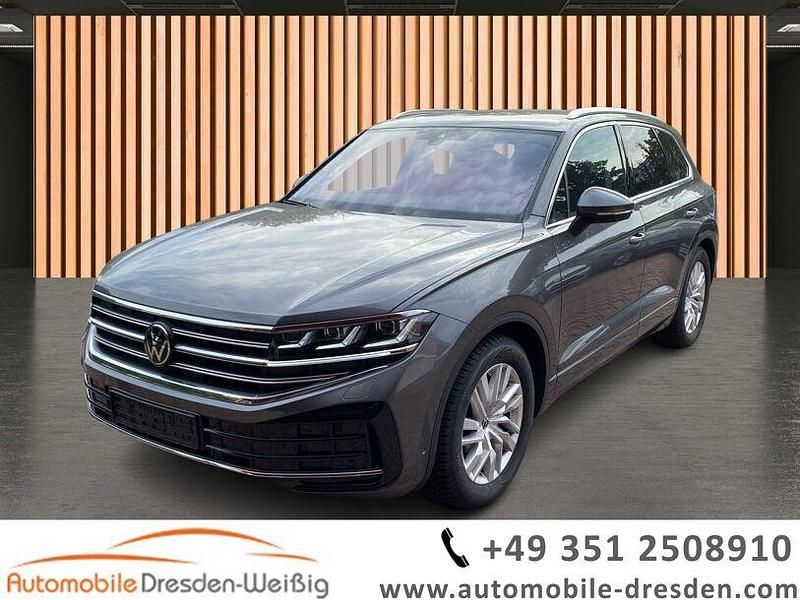 Grau Gebraucht 2024 VW Touareg Elegance SUV | 60.900 € (Fairer Preis) - Bild 1/3