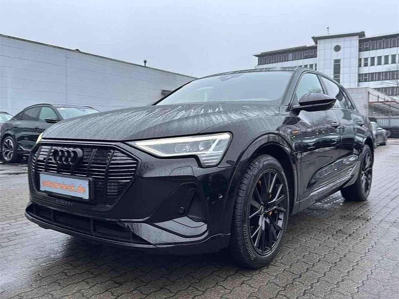 Gebraucht Audi e-tron Black Edition 300 kW (408 PS) 2022 Mythosschwarz metallic SUV
