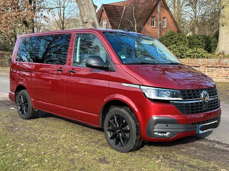 Gebraucht VW Multivan Trendline 150 PS (110 kW) 2021 Rot Van