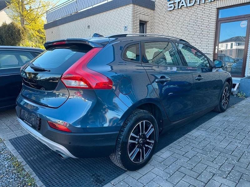 Usata Volvo V40 CC Plus 152 CV (111 kW) 2017 Blu Station wagon