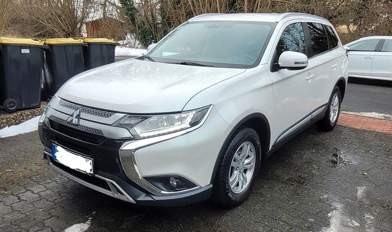 Gebraucht Mitsubishi Outlander 150 PS (110 kW) 2020 Weiß SUV