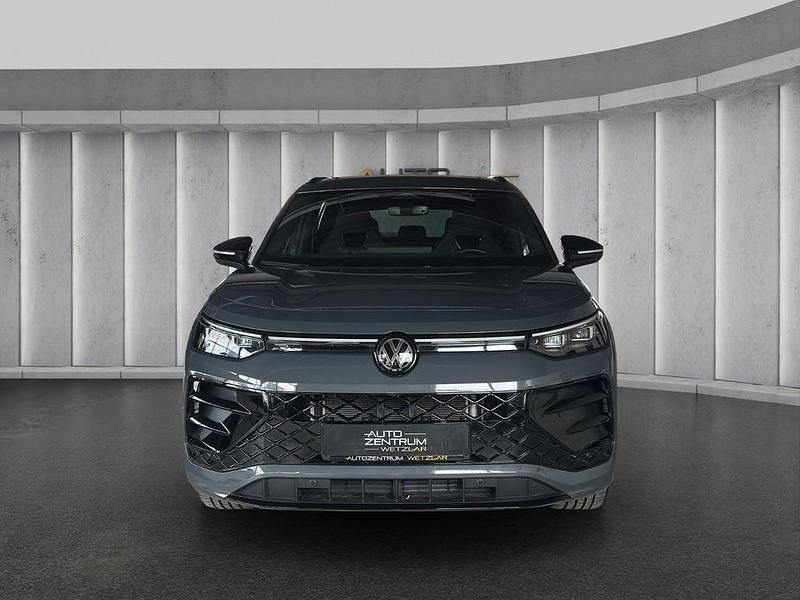 Gebraucht VW Tayron R-line 193 PS (141 kW) 2025 Grau SUV