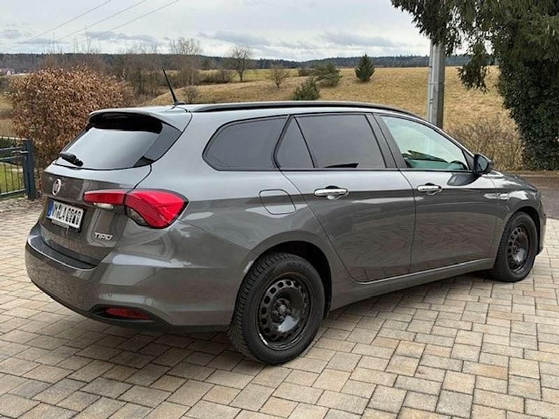 Gebraucht Fiat Tipo Easy 120 PS (88 kW) 2017 Grau Kombi