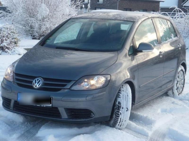 Grau Gebraucht 2005 VW Golf Plus Trendline Van / Kleinbus | 4.650 € (Etwas zu teuer) - Bild 1/4