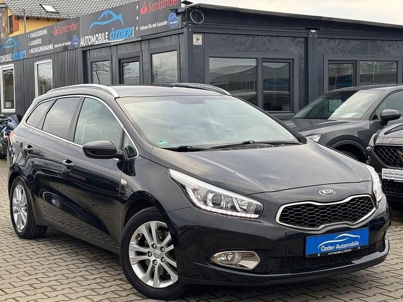 Gebraucht Kia Ceed DREAM-TEAM Edition 135 PS (99 kW) 2015 Black pearl Kleinwagen