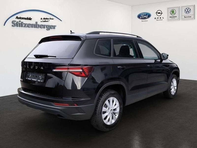 Neu Skoda Karoq Selection 150 PS (110 kW) 2025 Schwarzmagic perleffekt SUV