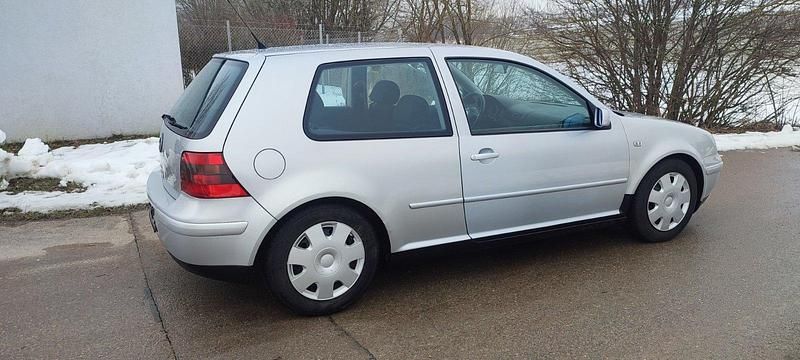 Gebraucht VW Golf IV 115 PS (84 kW) 2001 Silber Limousine