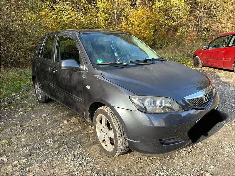 Grau Gebraucht 2007 Mazda 2 Kleinwagen | 399 € (Guter Preis) - Bild 1/4
