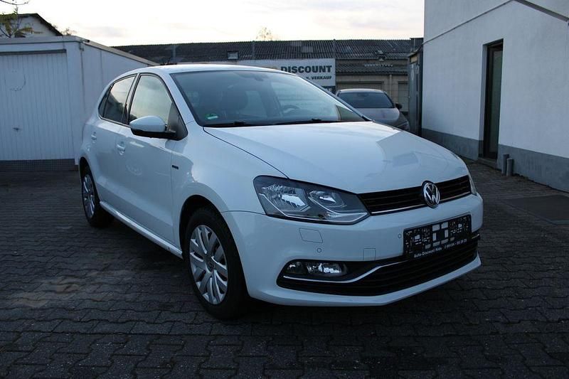 Gebraucht VW Polo LOUNGE 75 PS (55 kW) 2015 Weiß Limousine