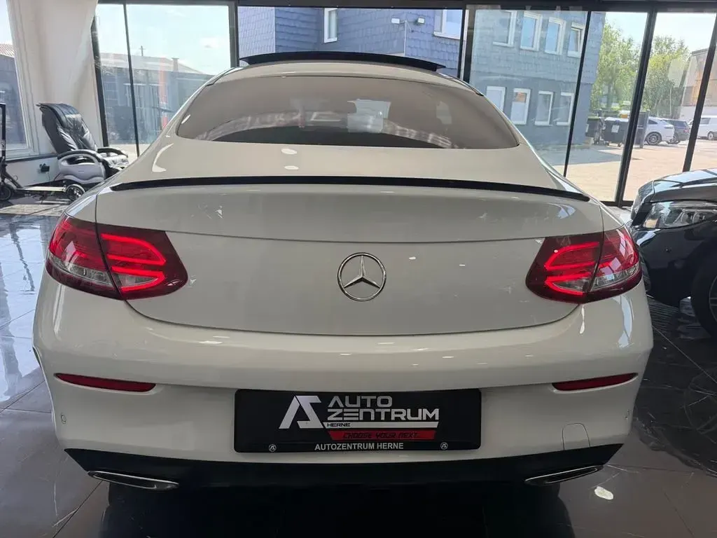 Gebraucht Mercedes C200 AMG 184 PS (135 kW) 2018 Weiß Coupé