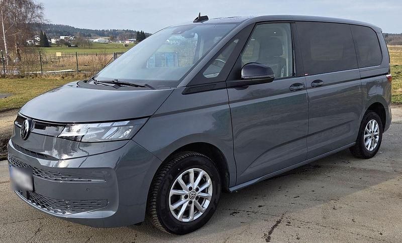 Gebraucht VW Multivan Pure 136 PS (100 kW) 2022 Grau Van