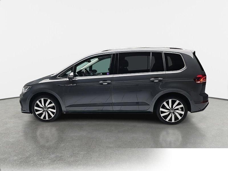 Gebraucht VW Touran Highline 150 PS (110 kW) 2024 Metallic Van / Kleinbus