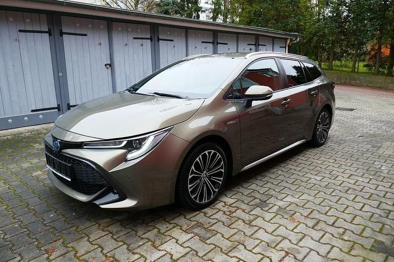 Braun Gebraucht 2019 Toyota Corolla Club Kombi | 19.950 € (Fairer Preis) - Bild 1/4
