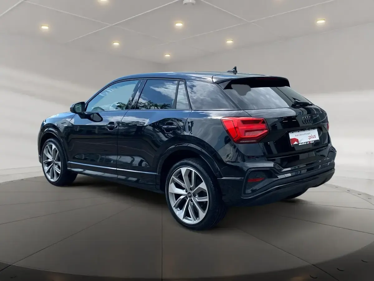 Gebraucht Audi Q2 S-Line 150 PS (110 kW) 2024 Schwarz SUV