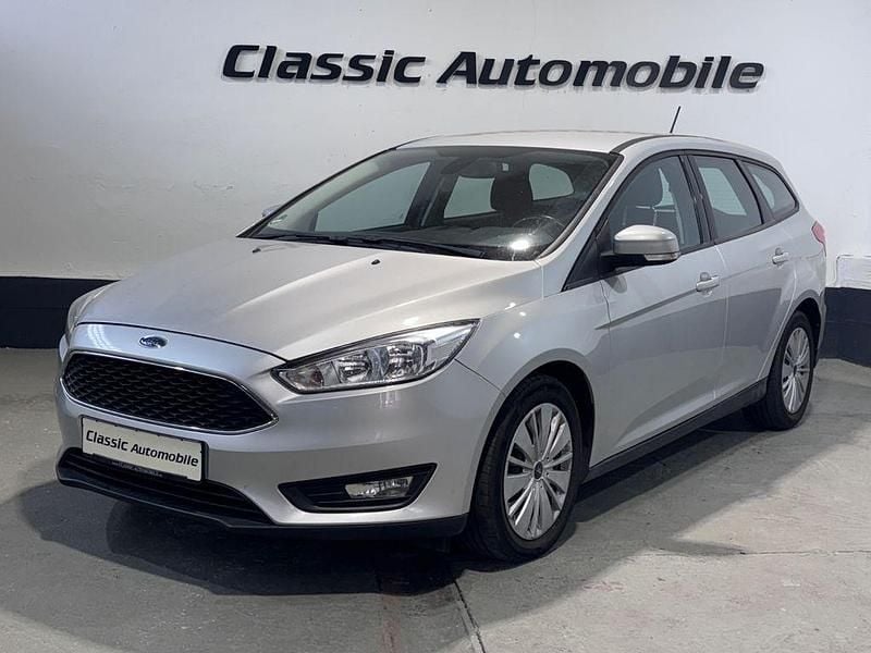 Silber Gebraucht 2018 Ford Focus Business Edition Limousine | 8.500 € (Superpreis) - Bild 1/4