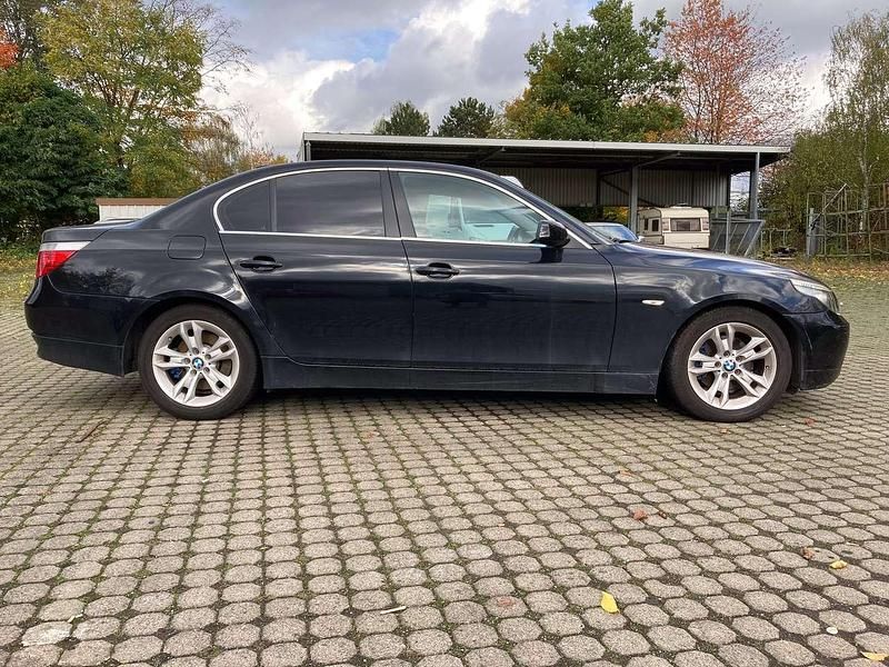 Gebraucht BMW 523 Advantage 177 PS (130 kW) 2005 Schwarz 2 Limousine