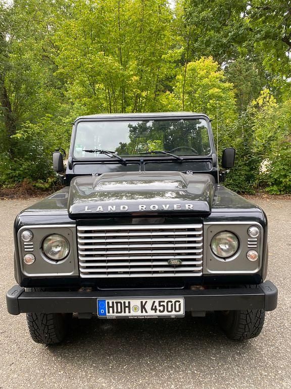 Schwarz Gebraucht 2011 Land Rover Defender SE SUV | 35.000 € (Superpreis) - Bild 1/4