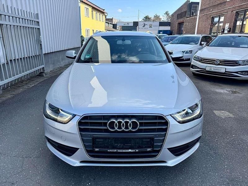 Gebraucht Audi A4 Attraction 150 PS (110 kW) 2014 Eissilber metallic Kombi
