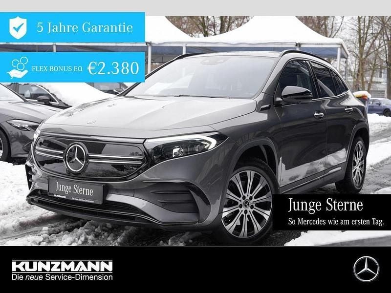 Mountaingrau metallic Gebraucht 2022 Mercedes EQA350 AMG SUV | 34.380 € (Guter Preis) - Bild 1/4