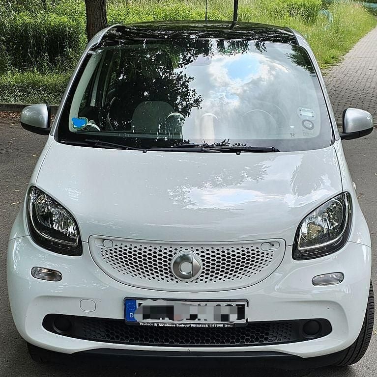 Weiß Gebraucht 2014 Smart ForFour Passion Kleinwagen | 4.200 € (Guter Preis) - Bild 1/4