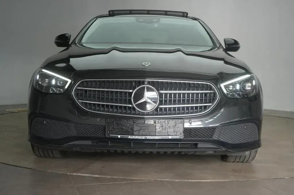 Gebraucht Mercedes E400 330 PS (242 kW) 2021 Schwarz Limousine