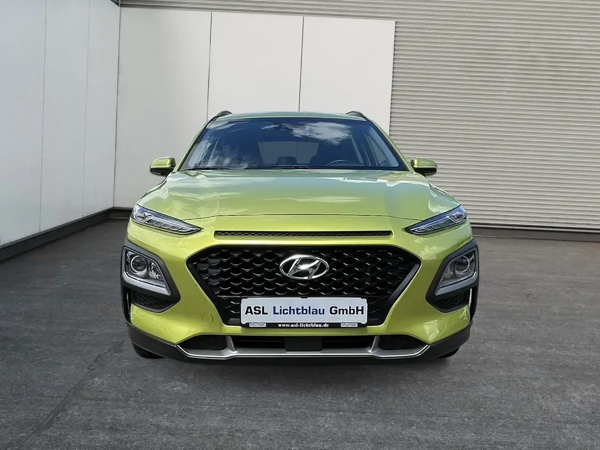 Gebraucht Hyundai Kona Trend 177 PS (130 kW) 2020 Acid yellow SUV