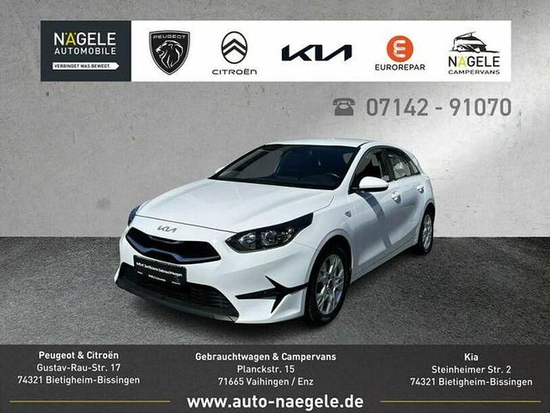 Weiß Gebraucht 2022 Kia Ceed Vision Limousine | 20.400 € (Fairer Preis) - Bild 1/3