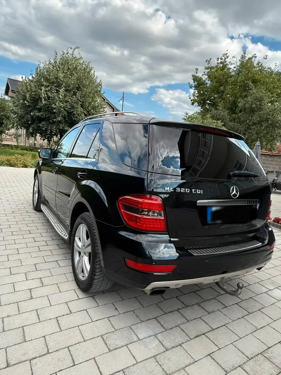 Gebraucht Mercedes ML320 224 PS (164 kW) 2009 Schwarz SUV