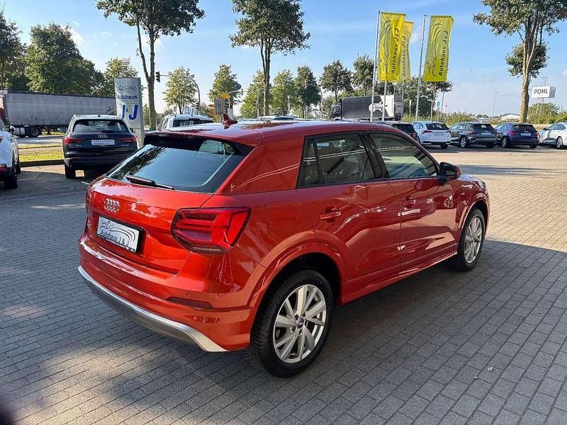 Gebraucht Audi Q2 Sport 116 PS (85 kW) 2018 Korallenorange SUV