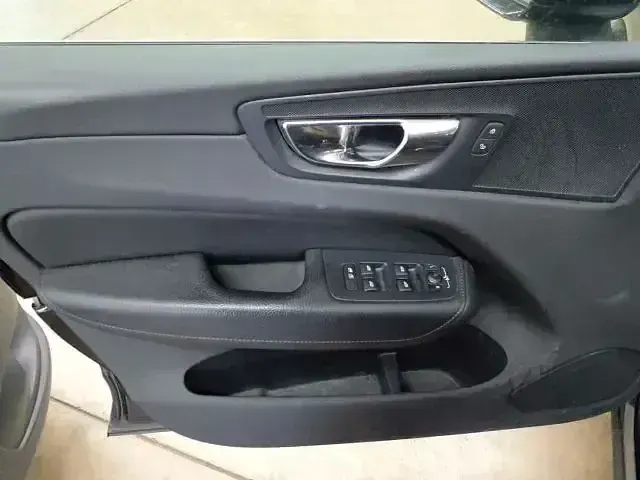 Gebraucht Volvo XC60 Momentum 2019 Andere SUV