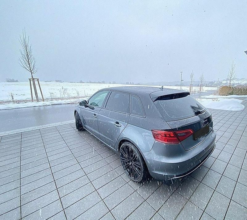 Gebraucht Audi A3 Attraction 179 PS (131 kW) 2013 Grau Limousine