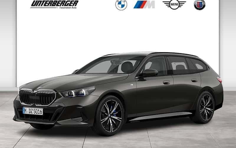 Grau Gebraucht 2025 BMW 540 Comfort Edition Kombi | 73.890 € (Fairer Preis) - Bild 1/4