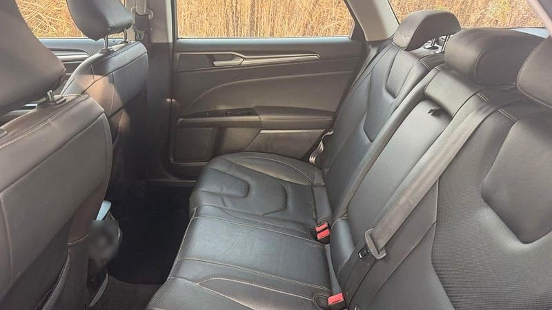 Gebraucht Ford Mondeo Titanium 241 PS (177 kW) 2015 Rot Kombi