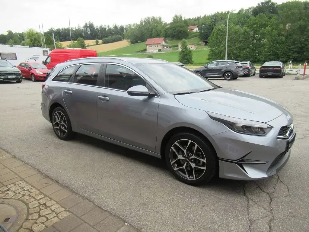 Gebraucht Kia Ceed Sportswagon 140 PS (102 kW) 2025 Silber Kombi