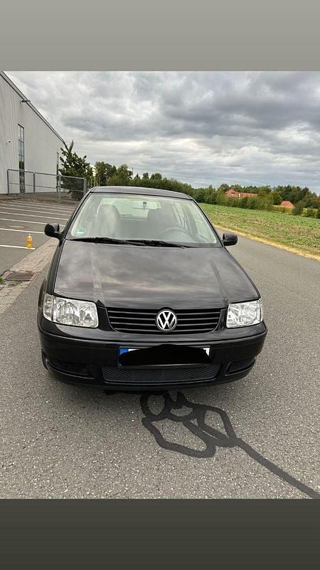 Schwarz Gebraucht 2001 VW Polo Match Limousine | 850 € (Superpreis) - Bild 1/4