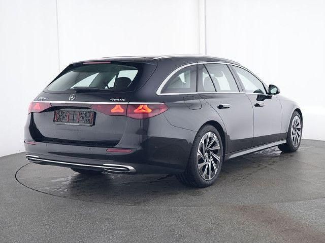 Gebraucht Mercedes E300 Avantgarde 313 PS (230 kW) 2024