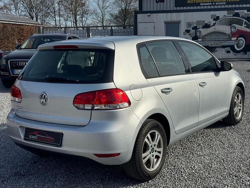 Gebraucht VW Golf VI Trendline 86 PS (63 kW) 2011 Silber Kleinwagen