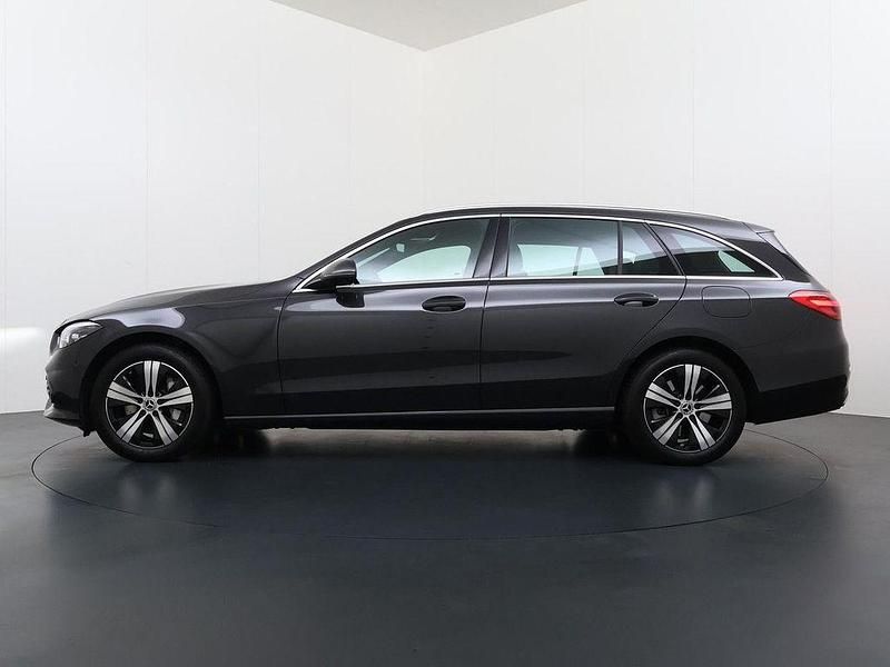 Gebraucht Mercedes C300e Edition 313 PS (230 kW) 2024 Grau Kombi